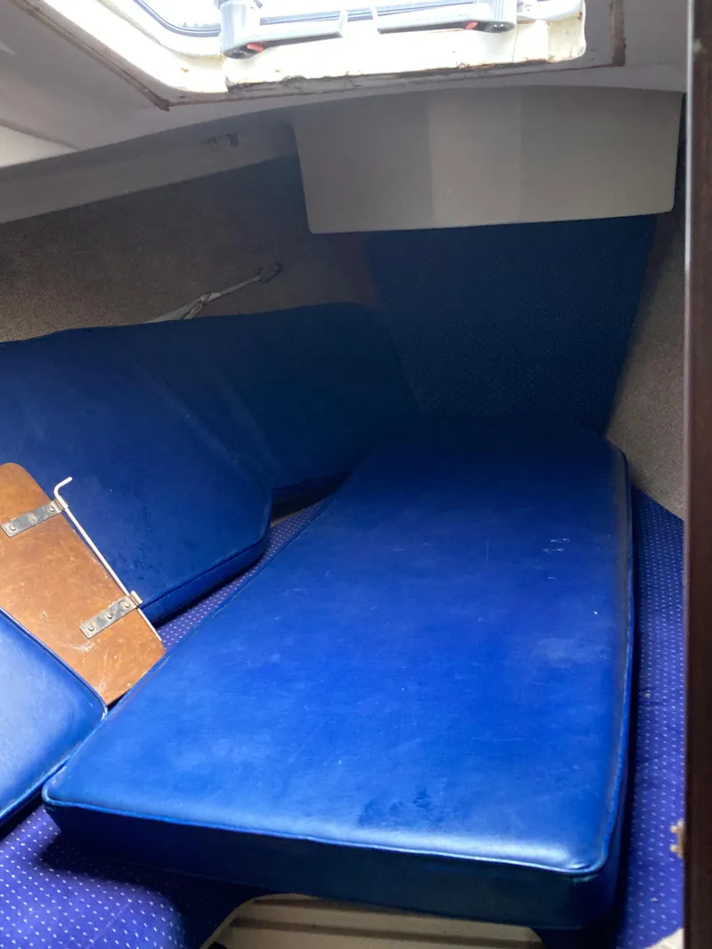 Slide: The Image of O'Day 28 1985 - 9