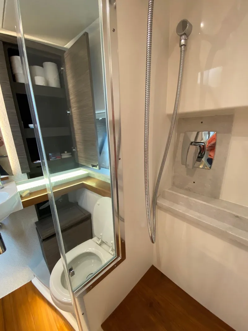 Slide: The Image of Tiara 43 LE 2021 - 31