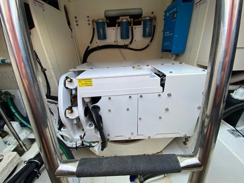 Slide: The Image of Tiara 43 LE 2021 - 34