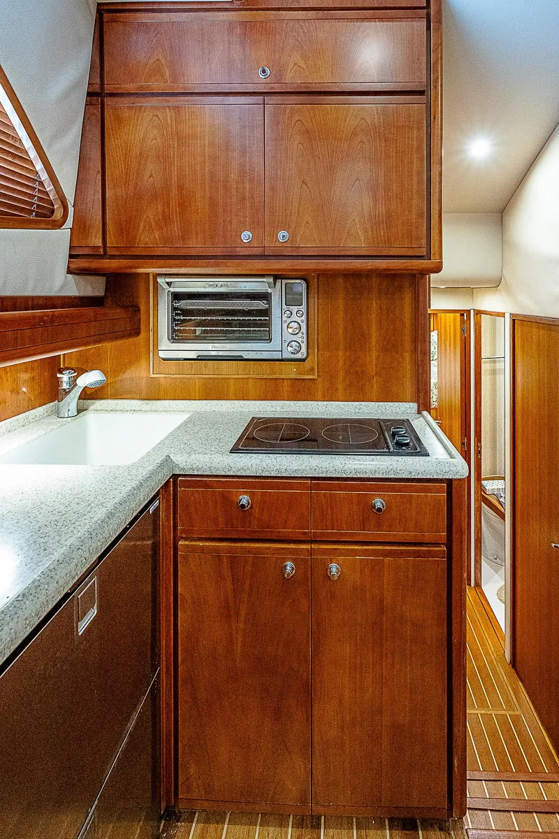 Slide: The Image of Bertram 450 Convertible 2005 - 50