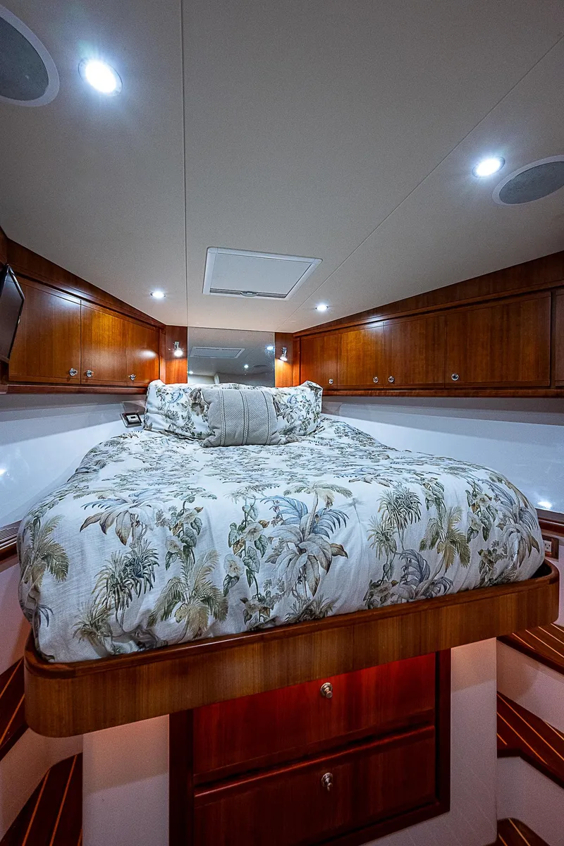 Slide: The Image of Bertram 450 Convertible 2005 - 58