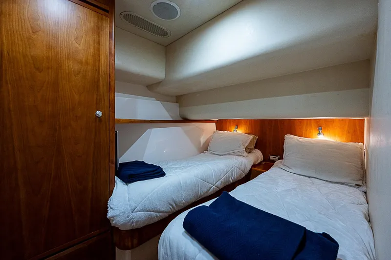 Slide: The Image of Bertram 450 Convertible 2005 - 62