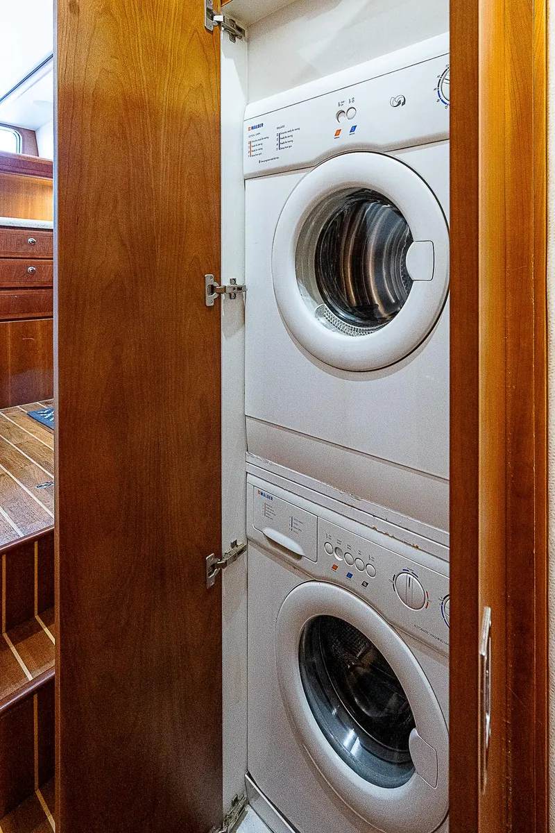 Slide: The Image of Bertram 450 Convertible 2005 - 66