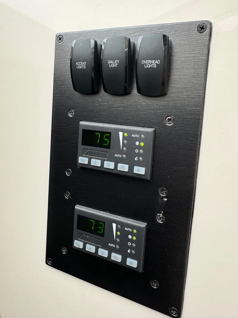 Slide: The Image of Pursuit SC 365i Sport Coupe 2014 - 30