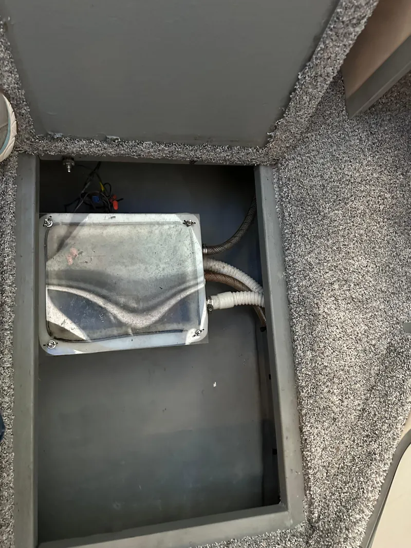 Slide: The Image of Electrical compartment of a 1996 Sea Ray 370 Sedan Bridge boat. - 33