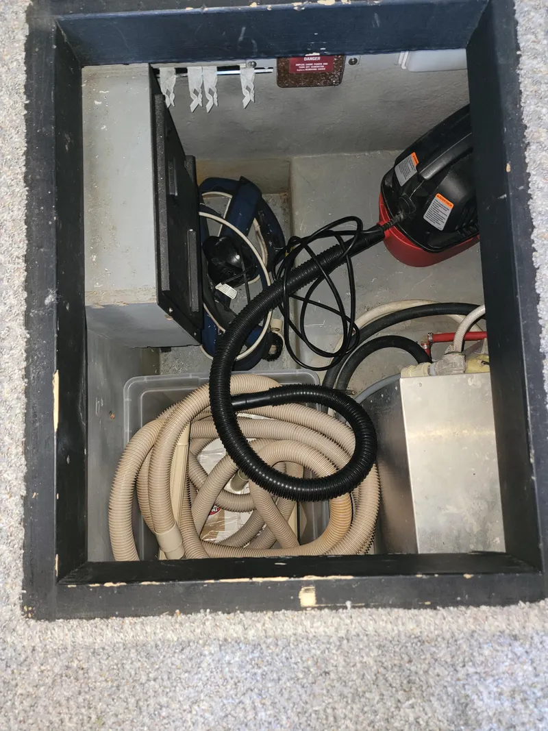 Slide: The Image of Sea Ray 370 Sedan Bridge 1996 - 51