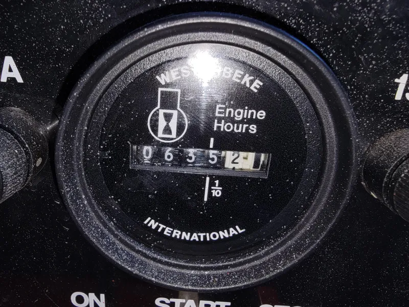 Slide: The Image of Sea Ray 370 Sedan Bridge 1996 - 62