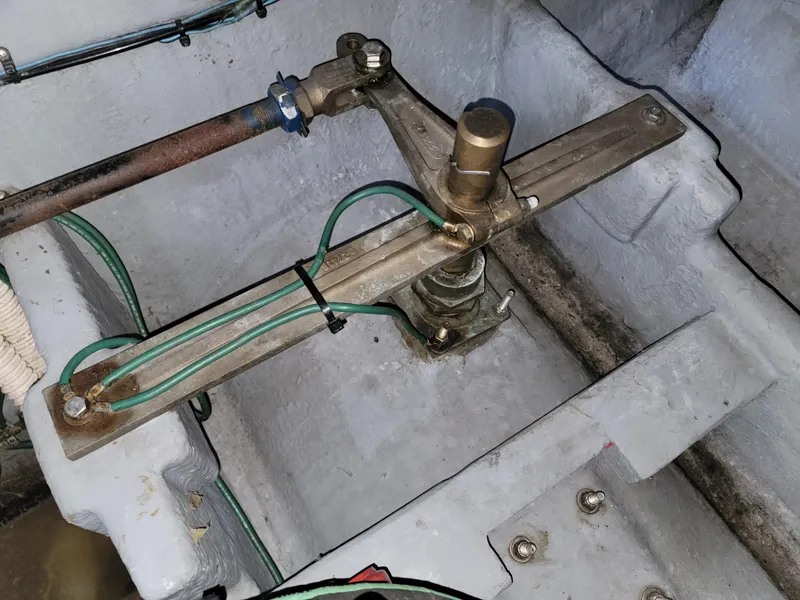 Slide: The Image of Sea Ray 370 Sedan Bridge 1996 - 68