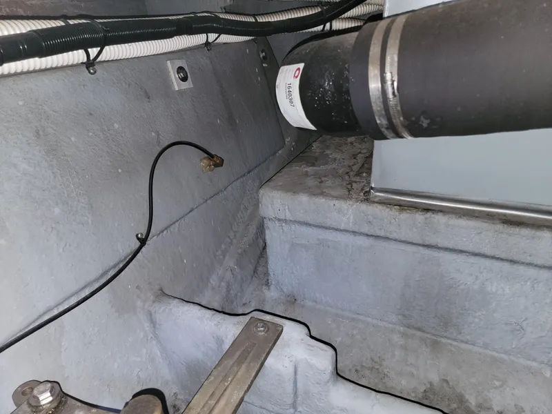 Slide: The Image of Sea Ray 370 Sedan Bridge 1996 - 69