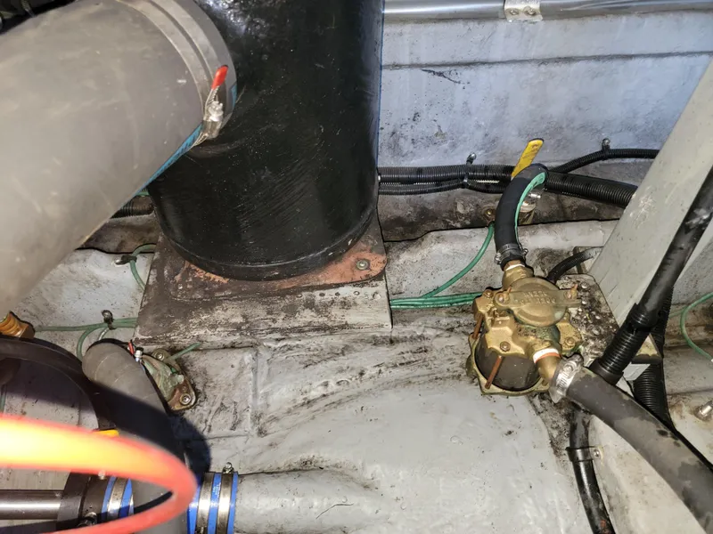 Slide: The Image of Sea Ray 370 Sedan Bridge 1996 - 74