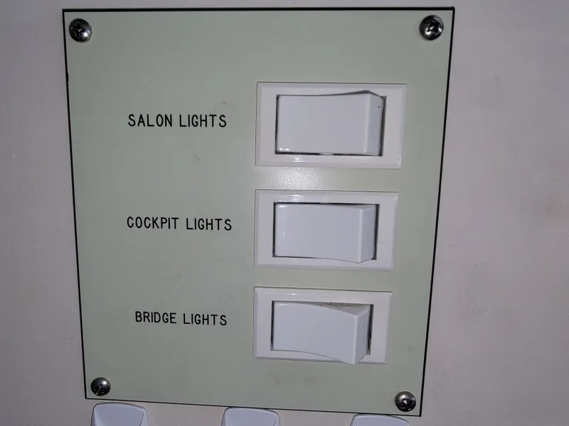 Slide: The Image of Sea Ray 370 Sedan Bridge 1996 - 76