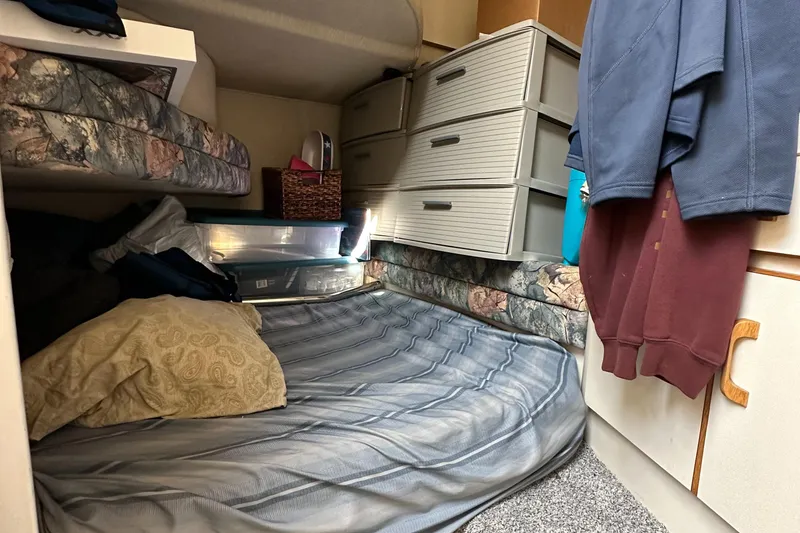 Slide: The Image of Sea Ray 370 Sedan Bridge 1996 - 92