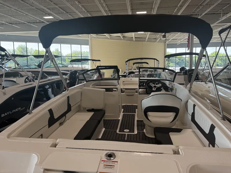 Slide: The Image of Bayliner VR4 2024 - 3