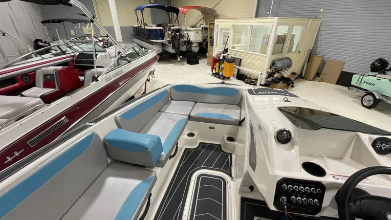 Slide: The Image of Heyday Wake Boats WT-2 2017 - 11