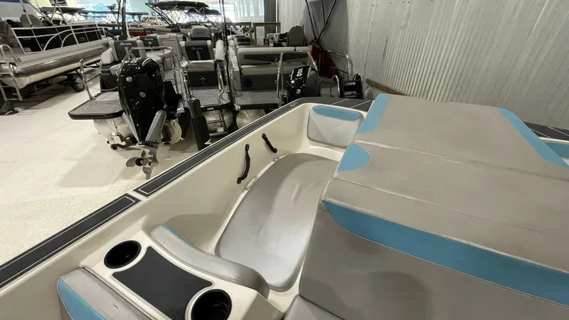 Slide: The Image of Heyday Wake Boats WT-2 2017 - 12