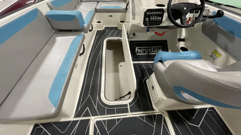 Slide: The Image of Heyday Wake Boats WT-2 2017 - 8