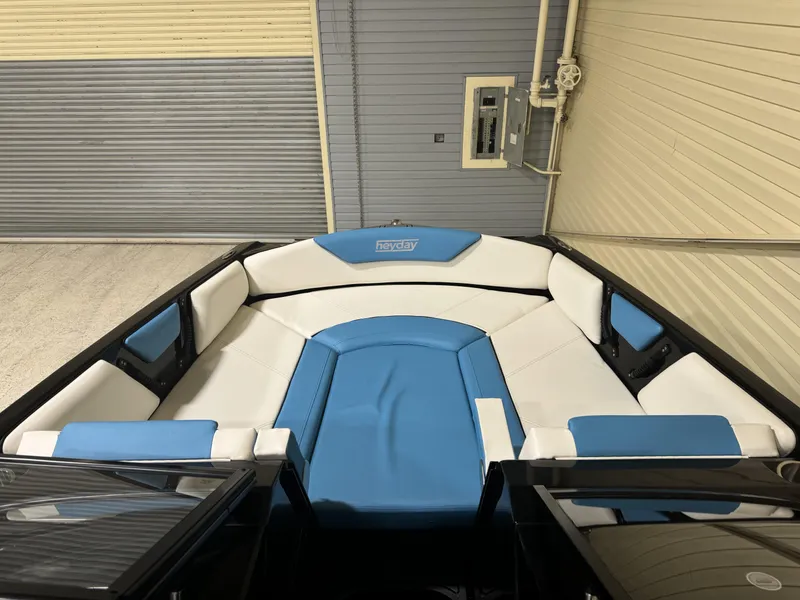 Slide: The Image of Heyday Wake Boats WT Surf 2023 - 9