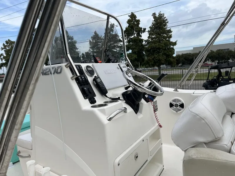 Slide: The Image of Robalo R200 Center Console 2016 - 16