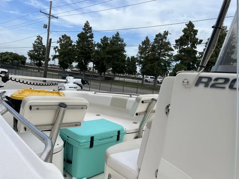 Slide: The Image of Robalo R200 Center Console 2016 - 17