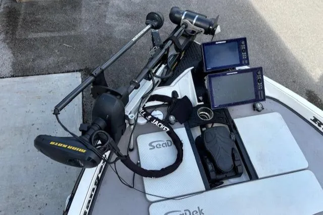 Slide: The Image of 2016 Ranger Z520C boat with fishing equipment and electronics. - 4