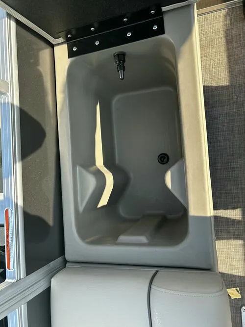 Slide: The Image of 2025 Sun Tracker Fishin' Barge 22 XP3 livewell compartment. - 12