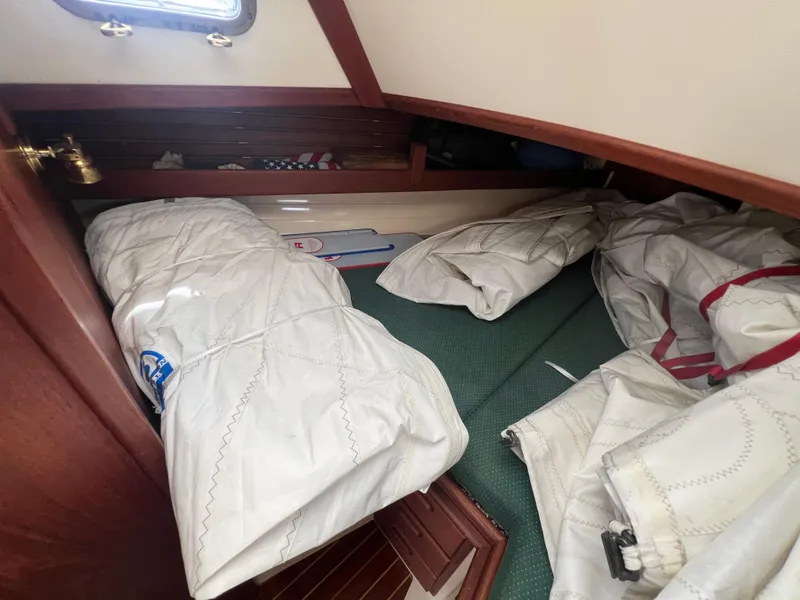 Slide: The Image of Pacific Seacraft 34 1994 - 52