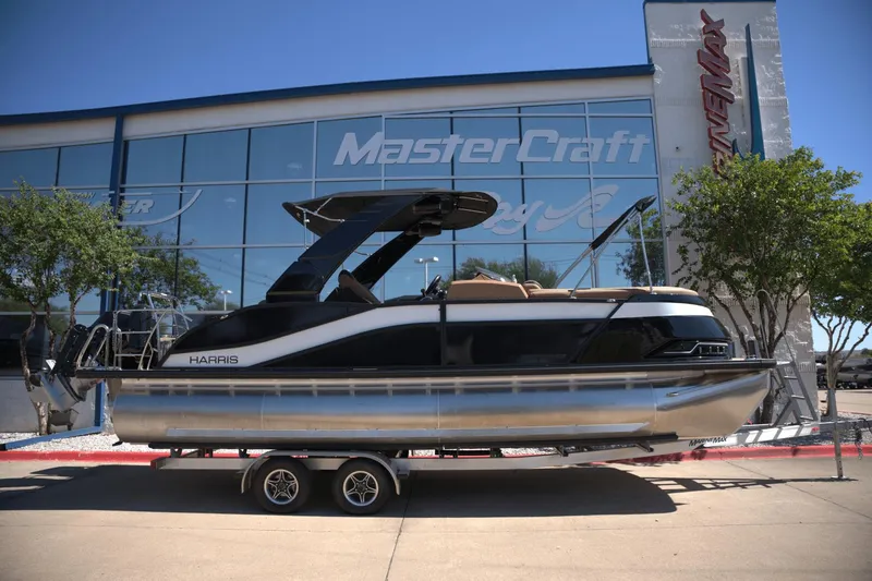 Slide: The Image of Harris 230 Grand Mariner 2025 - 0
