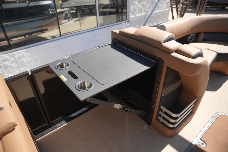 Slide: The Image of Harris 230 Grand Mariner 2025 - 22
