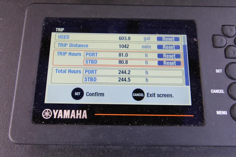 Slide: The Image of Yamaha trip meter display on 2002 Grady-White Express 265 boat. - 31