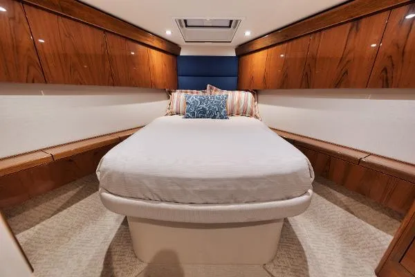 Slide: The Image of 54' Hatteras GT54 - Cabin - 5
