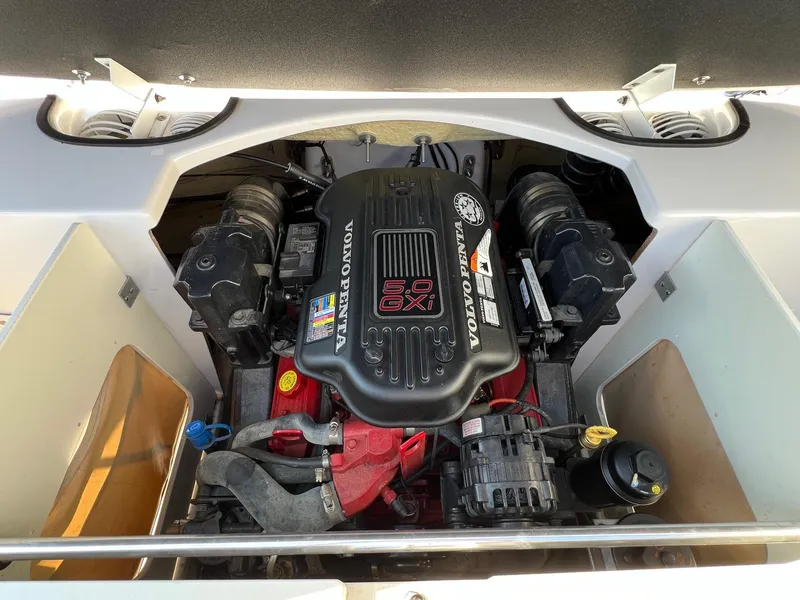 Slide: The Image of 2008 Four Winns H200 boat engine compartment with Volvo Penta 5.0 GXI engine. - 19