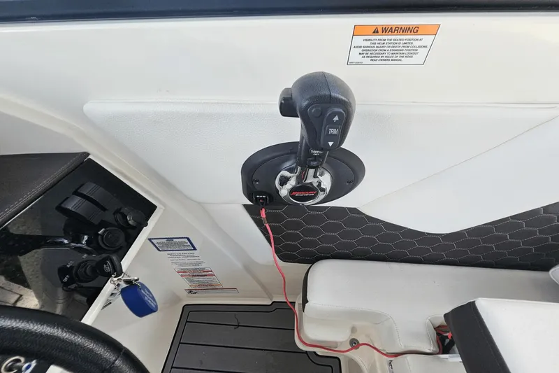 Slide: The Image of Sea Ray 270SDX-OB 2021 - 15