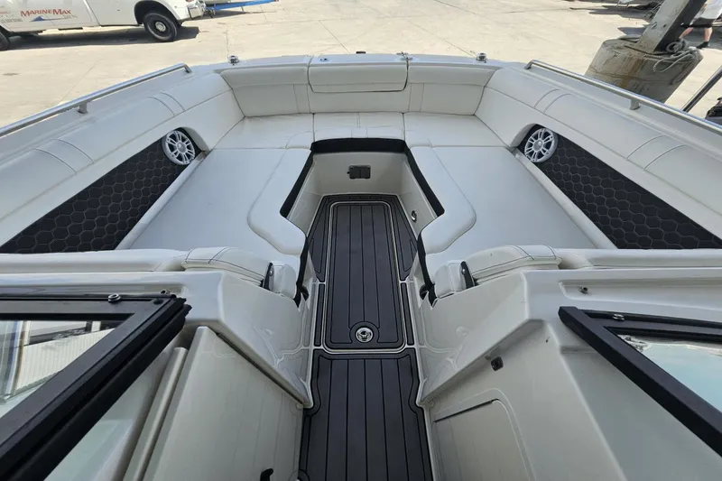 Slide: The Image of Sea Ray 270SDX-OB 2021 - 18