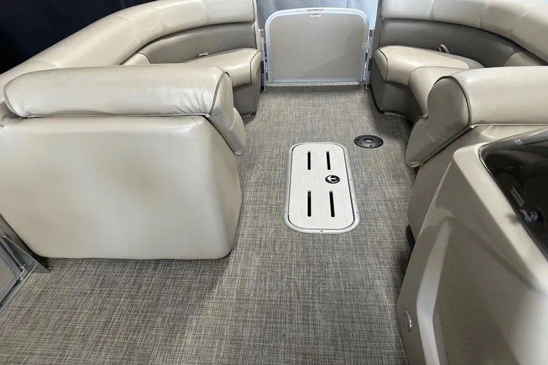 Slide: The Image of Premier 250 Solaris 2018 - 44