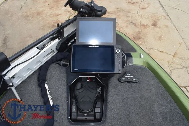 Slide: The Image of Skeeter FXR20 Apex 2022 - 13