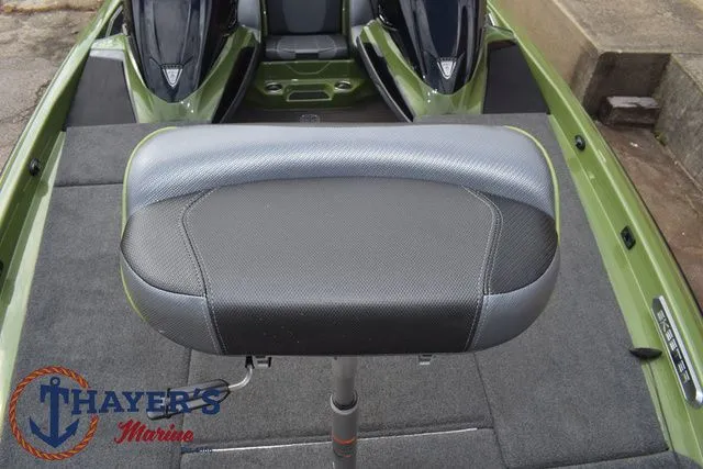 Slide: The Image of Skeeter FXR20 Apex 2022 - 14