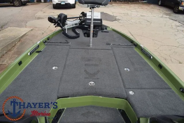 Slide: The Image of Skeeter FXR20 Apex 2022 - 16