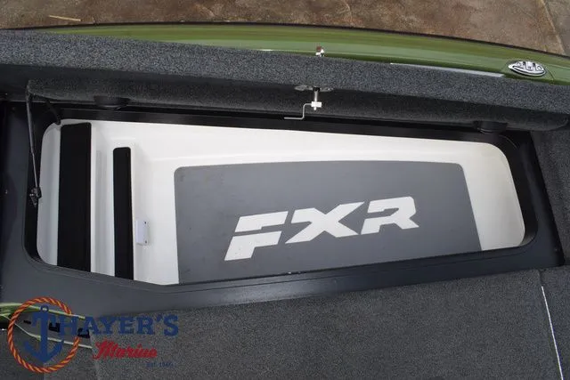 Slide: The Image of Skeeter FXR20 Apex 2022 - 17