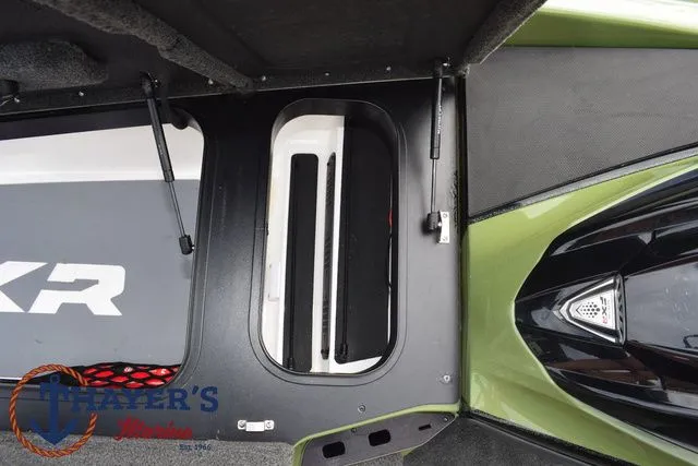 Slide: The Image of Skeeter FXR20 Apex 2022 - 19