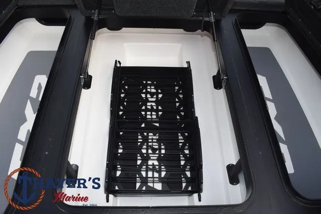 Slide: The Image of Skeeter FXR20 Apex 2022 - 20