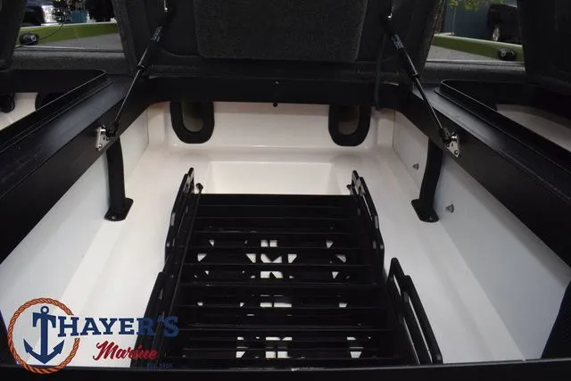 Slide: The Image of Skeeter FXR20 Apex 2022 - 21