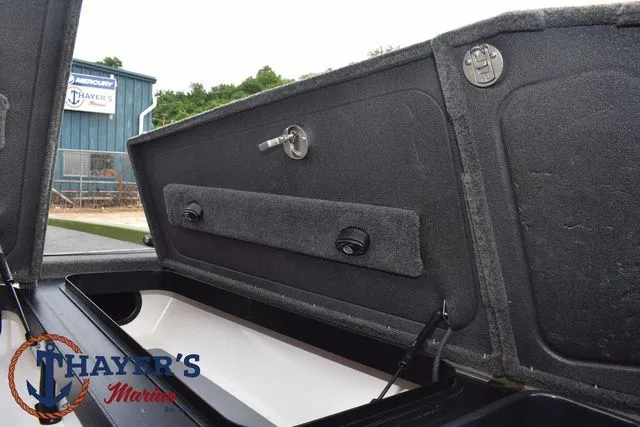 Slide: The Image of Skeeter FXR20 Apex 2022 - 25