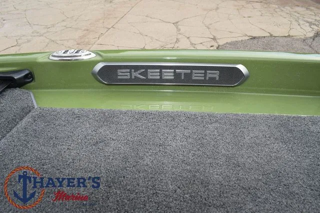Slide: The Image of Skeeter FXR20 Apex 2022 - 28