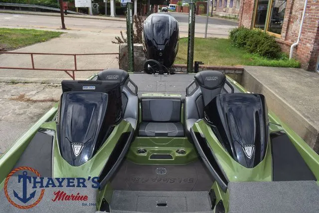 Slide: The Image of Skeeter FXR20 Apex 2022 - 29