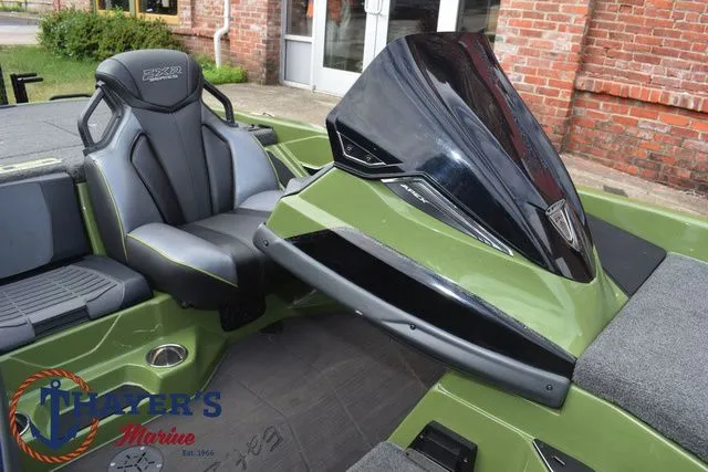 Slide: The Image of Skeeter FXR20 Apex 2022 - 30