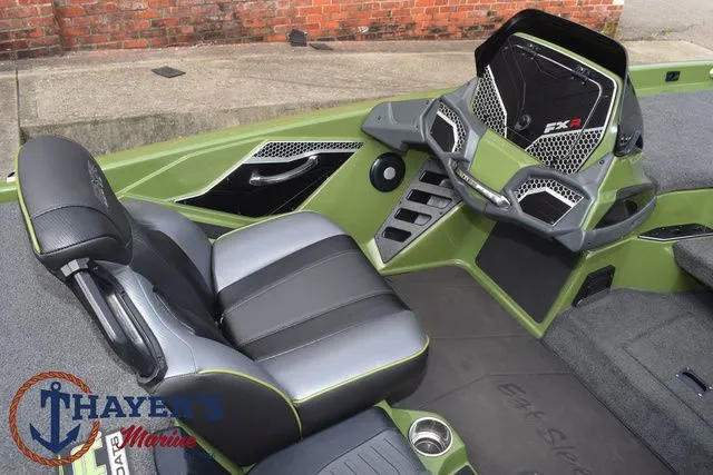 Slide: The Image of Skeeter FXR20 Apex 2022 - 31