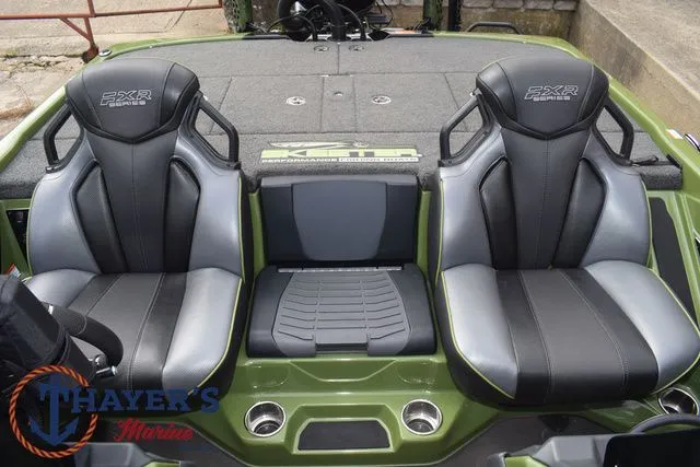 Slide: The Image of Skeeter FXR20 Apex 2022 - 34