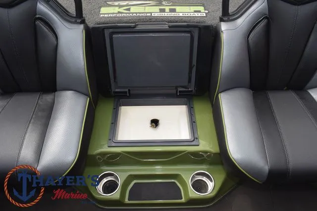 Slide: The Image of Skeeter FXR20 Apex 2022 - 35