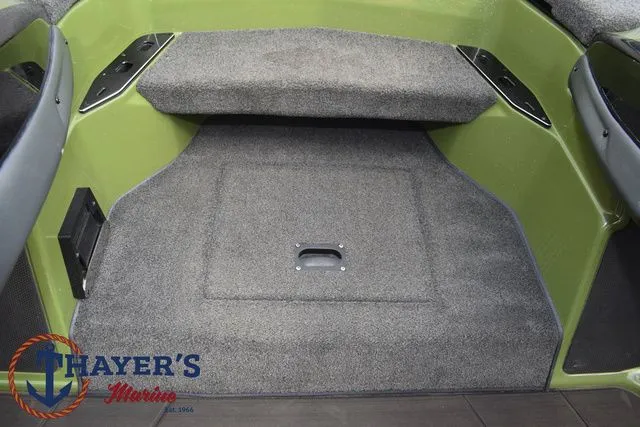 Slide: The Image of Skeeter FXR20 Apex 2022 - 36