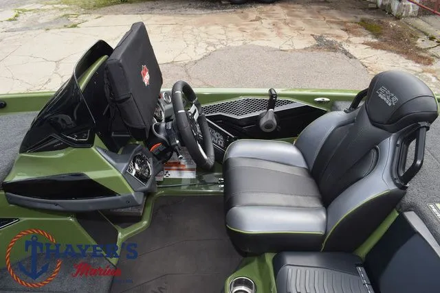 Slide: The Image of Skeeter FXR20 Apex 2022 - 40